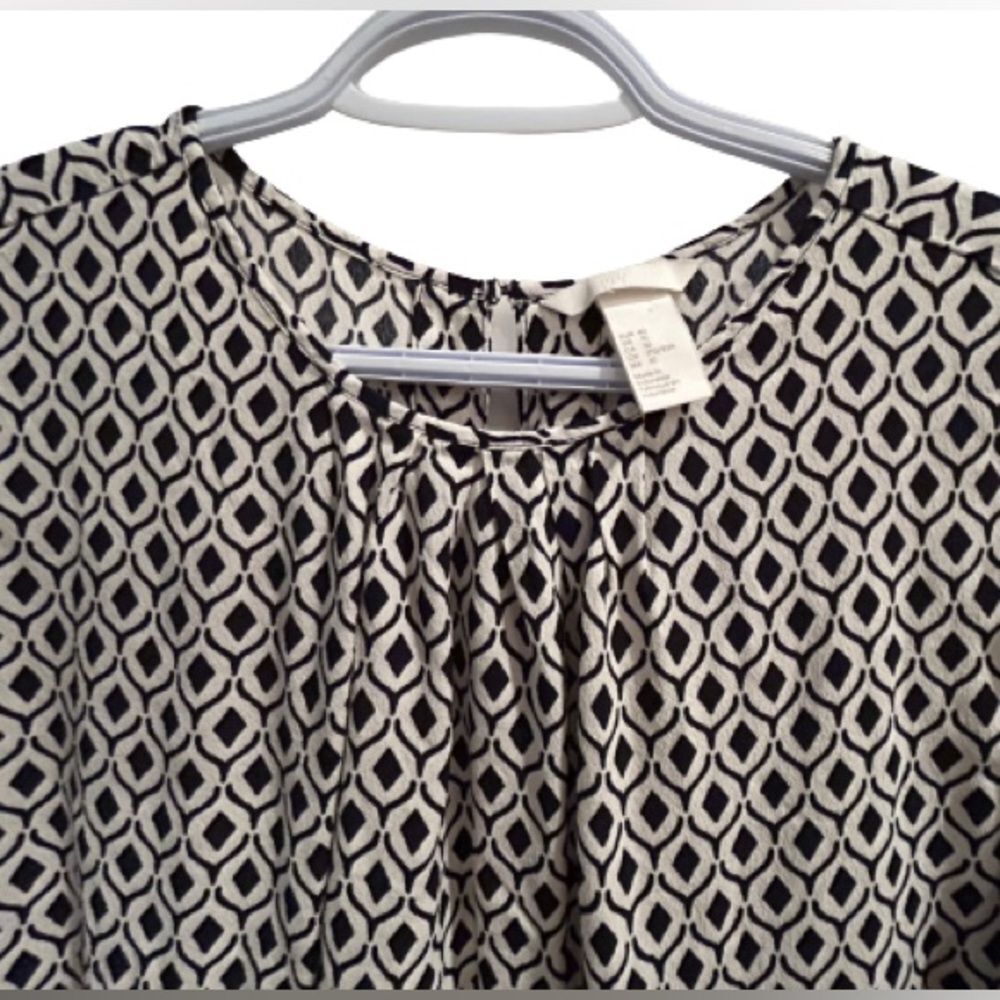 H&M Size 10 Black and White Short Sleeved Blouse (K) - Picture 4 of 4